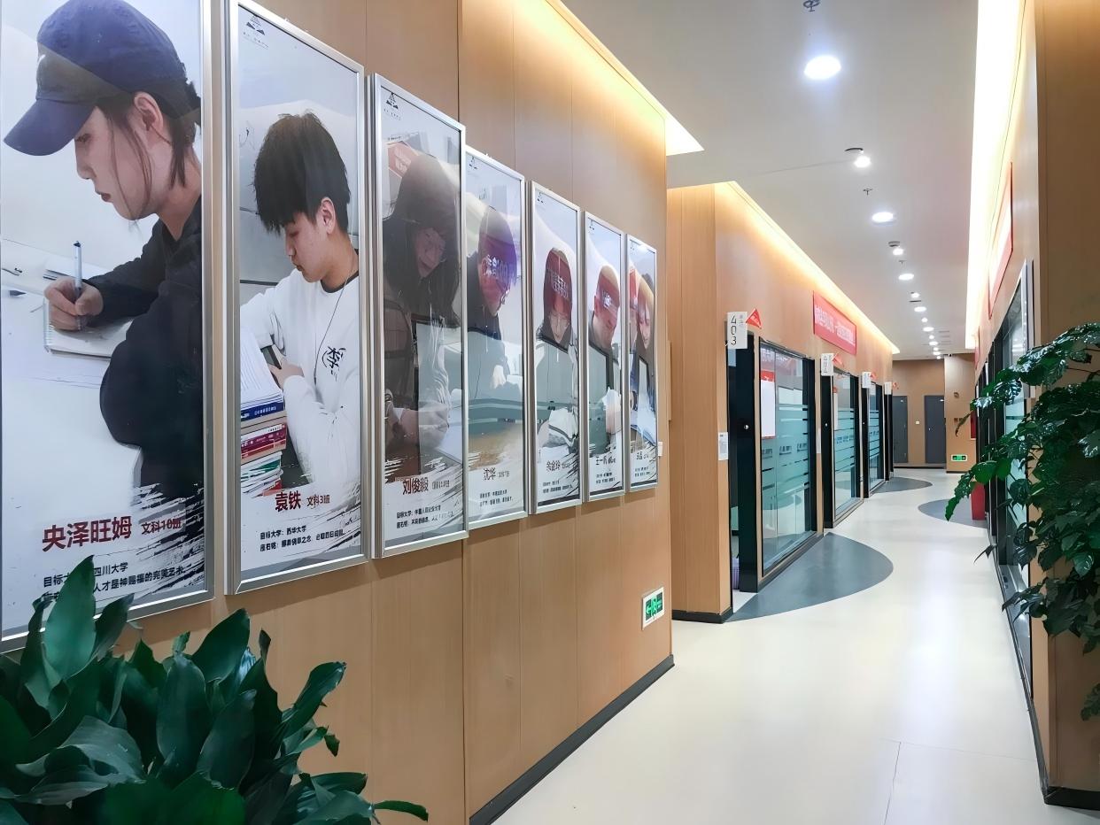 戴氏教育成都郫都区红光校区小学五年级金牌课程全面提升学业