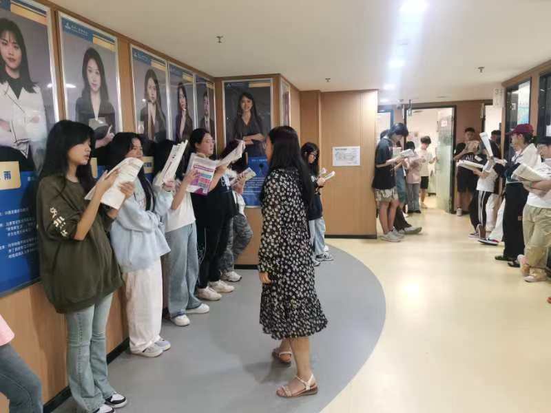 戴氏教育上课场景