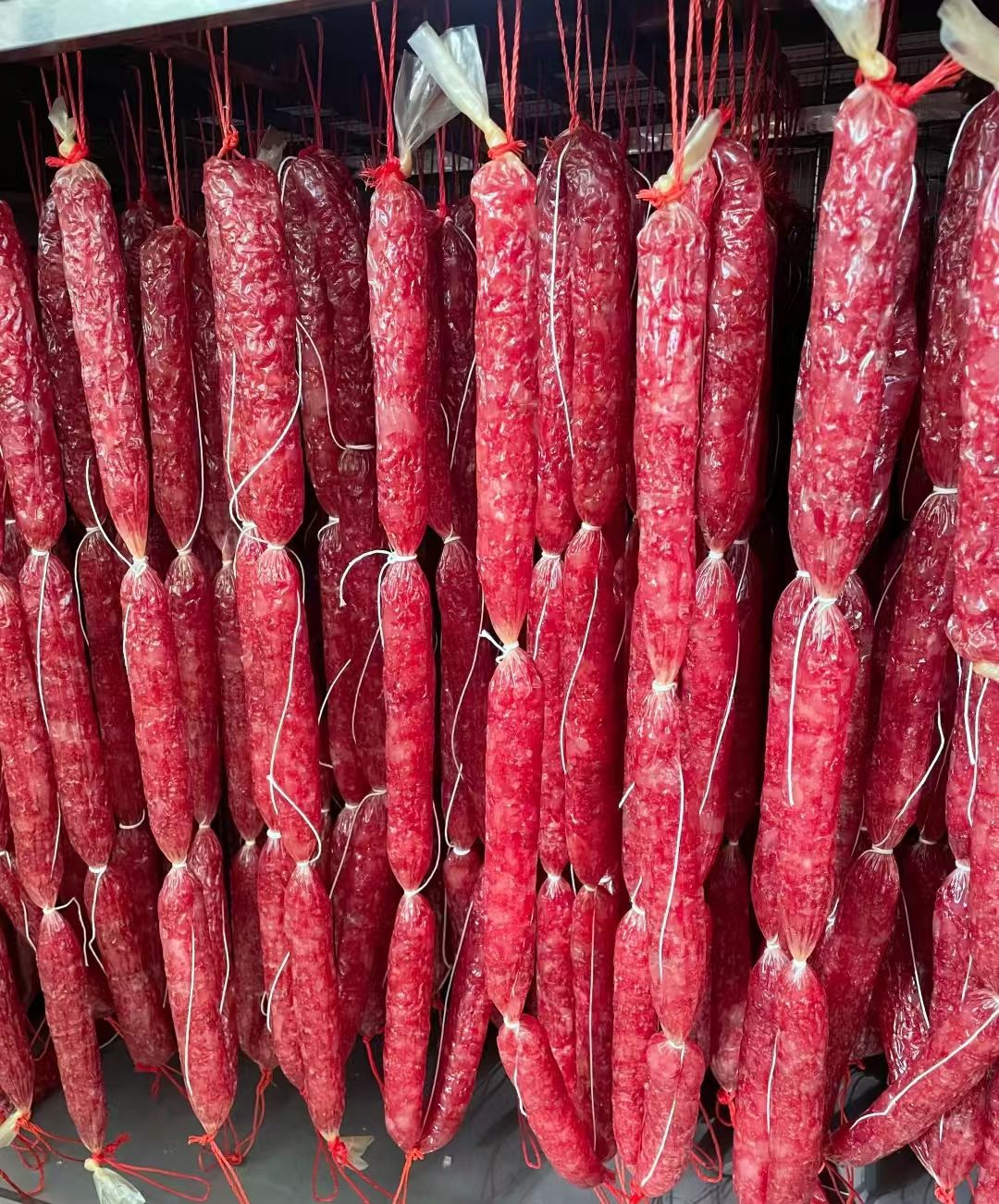 广式腊肠的历史可以追溯到久远的过去