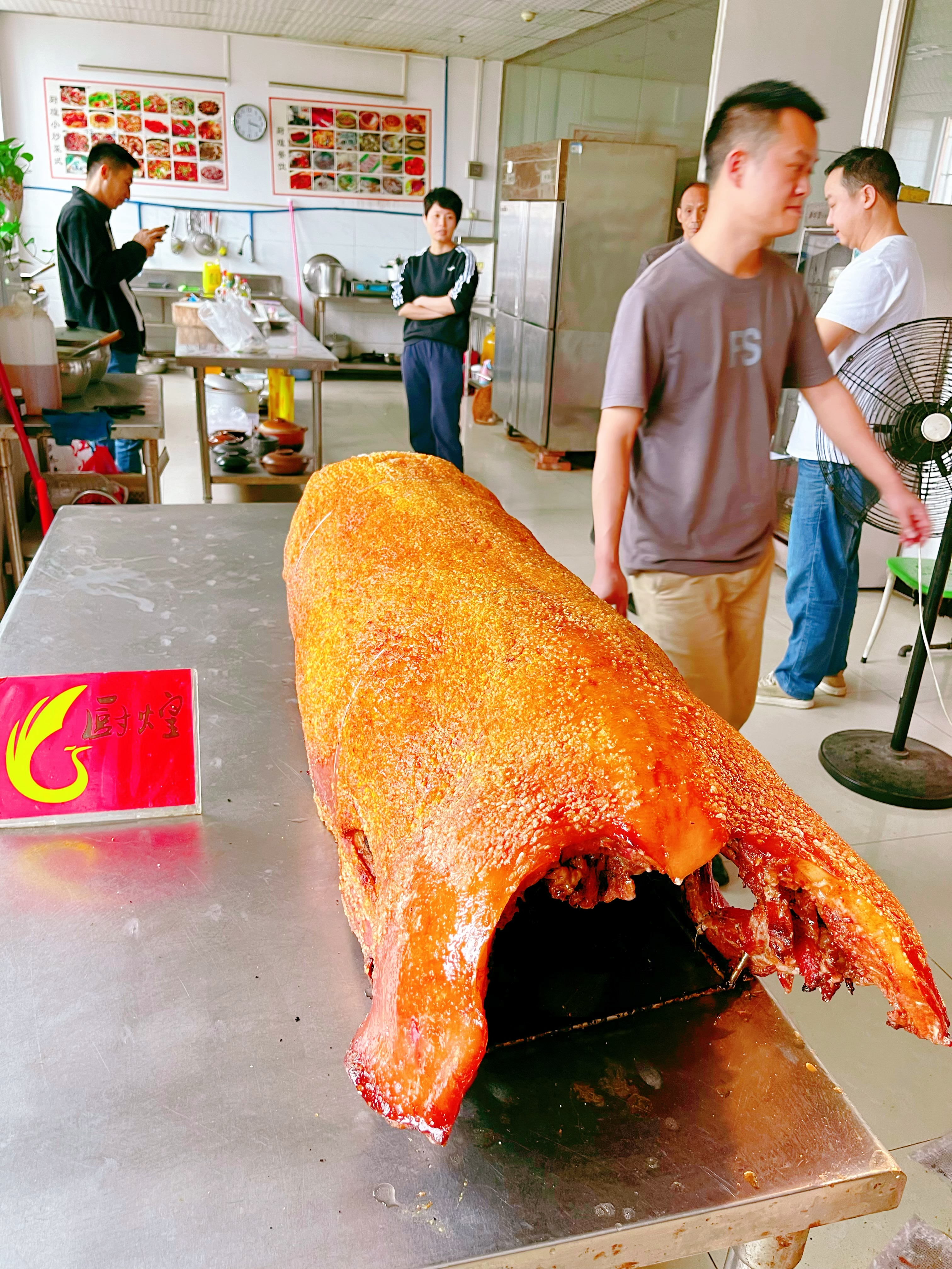 广东烤乳猪技术现场培训学习