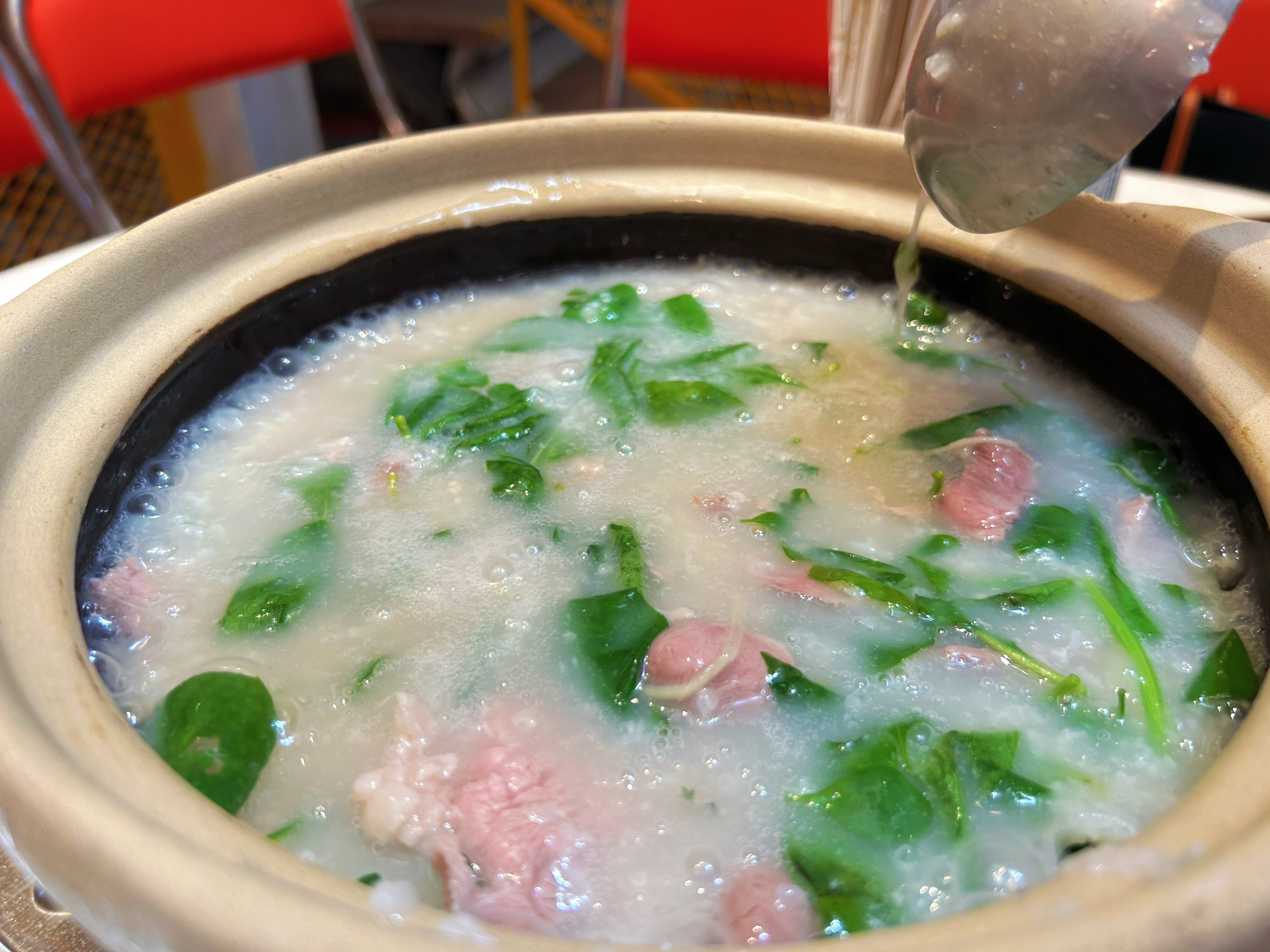 厨煌广式生滚粥培训 传承粤式早餐的鲜爽养胃秘诀