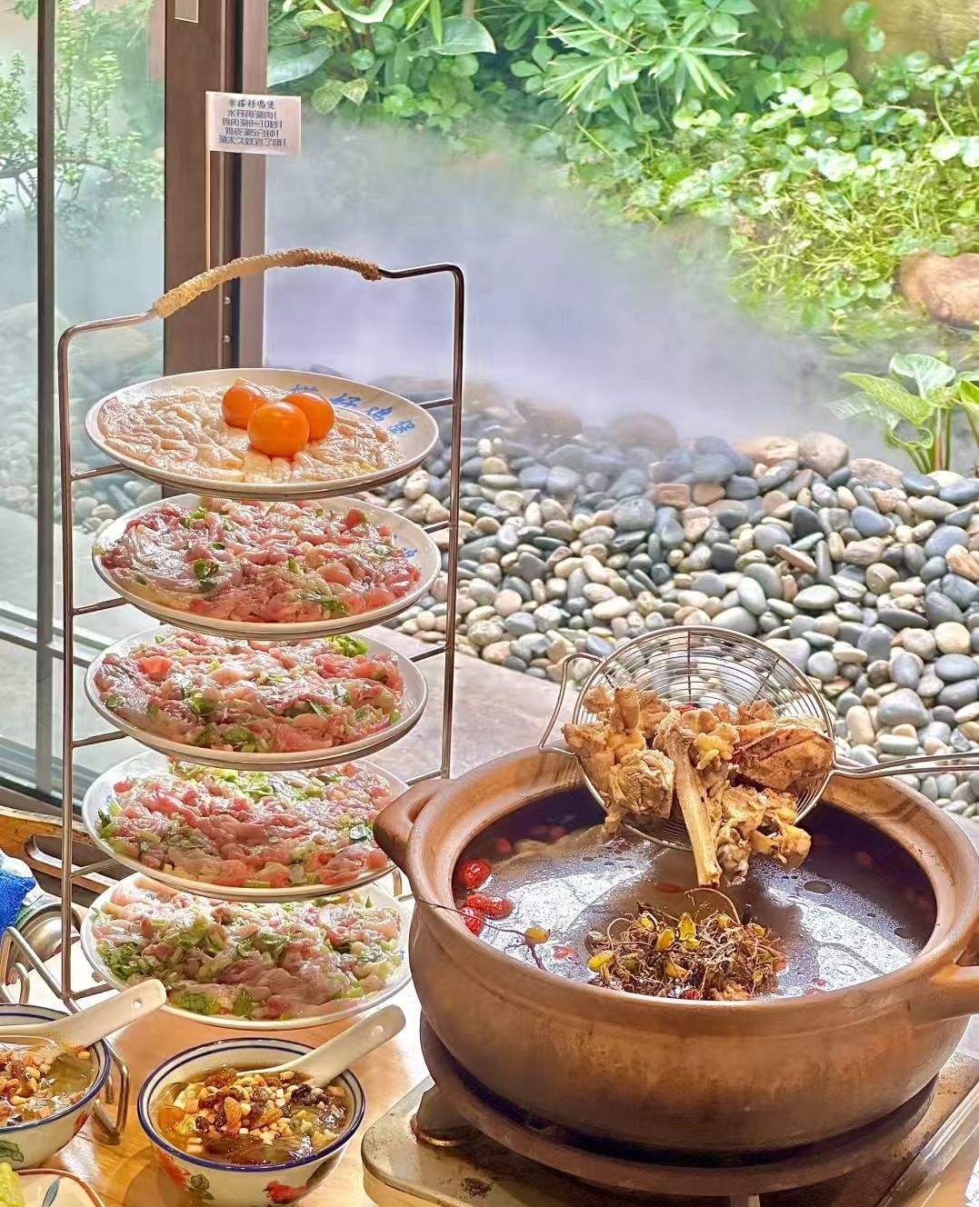 学药膳鸡煲多少钱？厨煌餐饮全部手把手带教