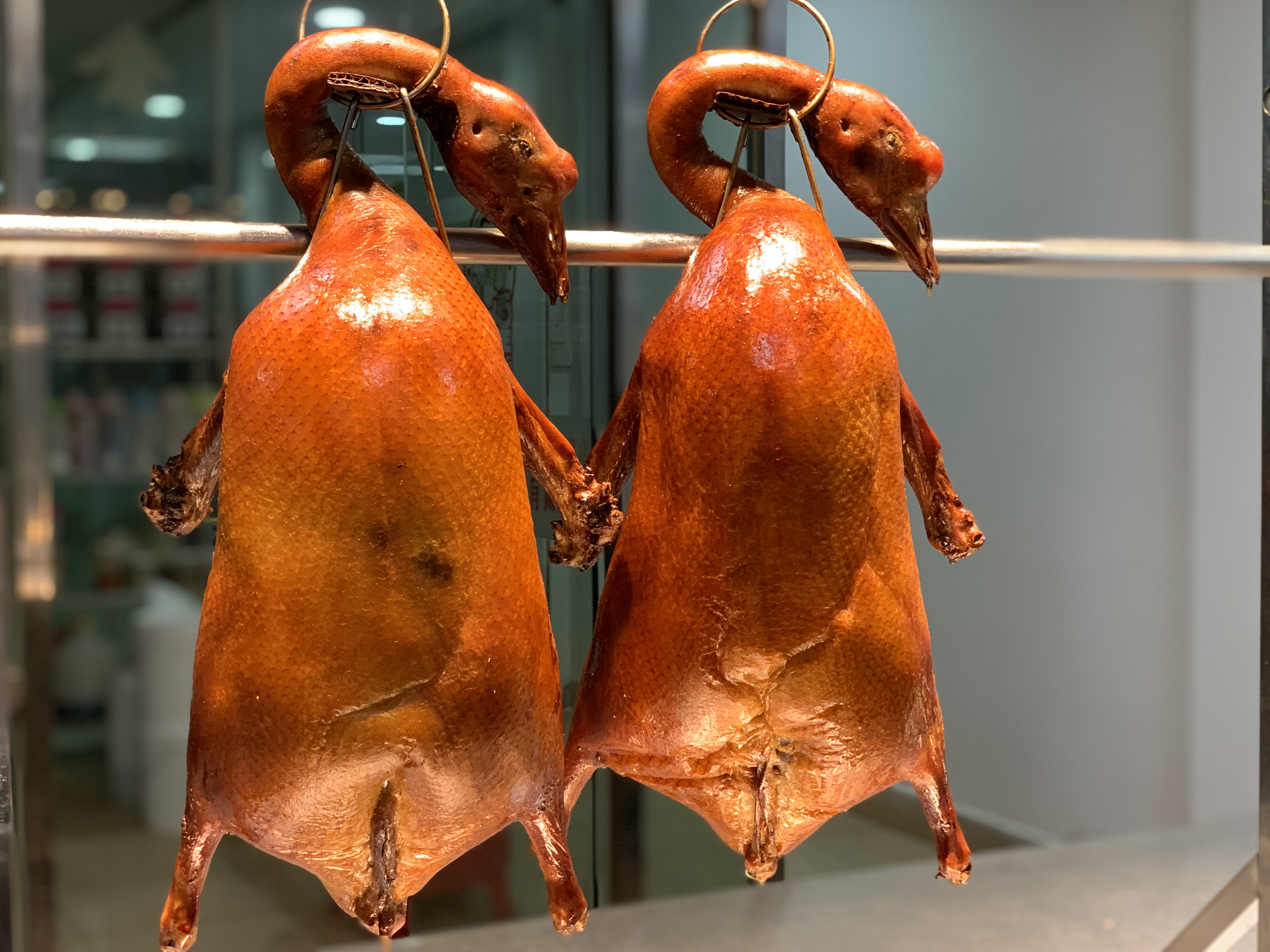 厨煌深井烧鹅培训：解锁皮脆肉嫩、油香四溢的广式传奇