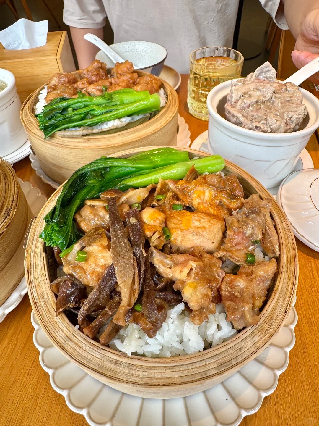 广州街头爆款！荷香四溢的笼仔饭制作秘籍
