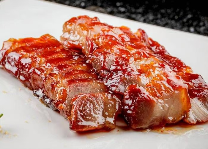 厨煌广式烧腊培训：掌握皮脆肉嫩技艺，抢占粤式餐饮创业赛道