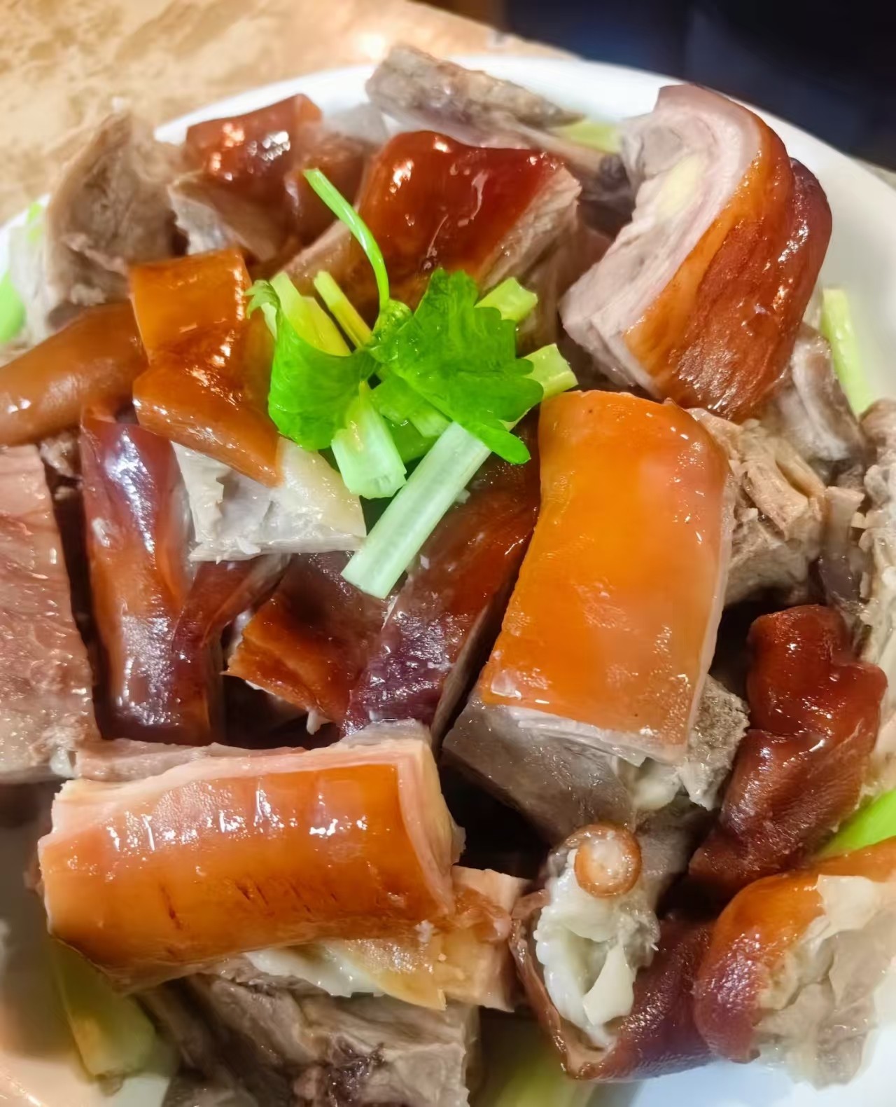 厨煌脆皮羊培训：解密脆皮羊制作秘诀，打造秋冬热门美食