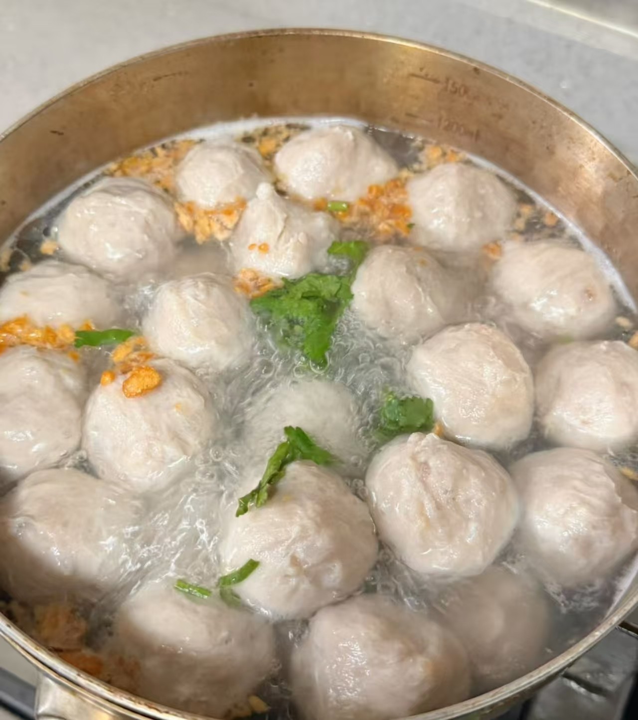 厨煌潮汕肉丸培训：掌握Q弹鲜香核心技，解锁小吃创业商机