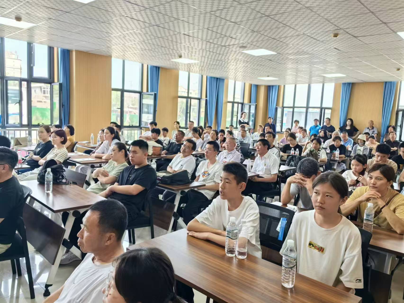 沉浸式学习空间|乌鲁木齐行知教育教学环境打造高效备考殿堂